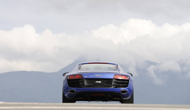 <b>Audi R8 5.2 FSI quattro｜アウディ R8 5.2 FSI クワトロ</b>