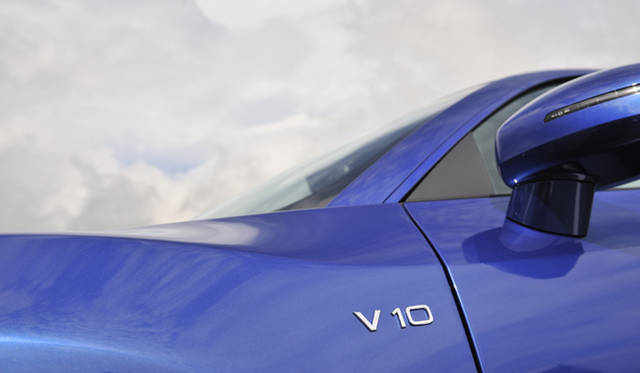 <b>Audi R8 5.2 FSI quattro｜アウディ R8 5.2 FSI クワトロ</b>