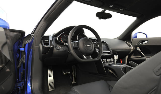 <b>Audi R8 5.2 FSI quattro｜アウディ R8 5.2 FSI クワトロ</b>