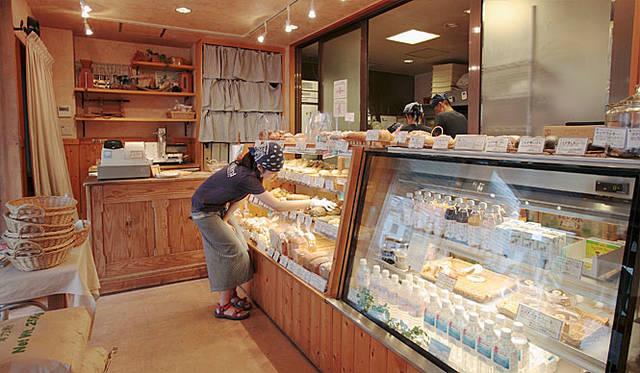 <b>アコルト（der Akkord）</b><br>焼き上がりの予定時間は、11時～13時。数に限りがあるので、電話で予約がおすすめ