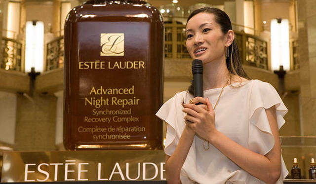 エスティ ローダー「アドバンス ナイト リぺア SR コンプレックス」発売記念イベント