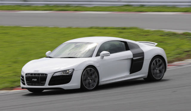 <b>Audi R8 5.2 FSI quattro｜アウディ R8 5.2 FSI クワトロ</b>