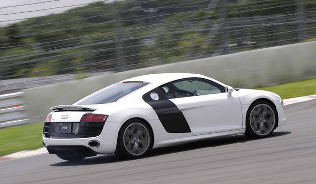 <b>Audi R8 5.2 FSI quattro｜アウディ R8 5.2 FSI クワトロ</b>