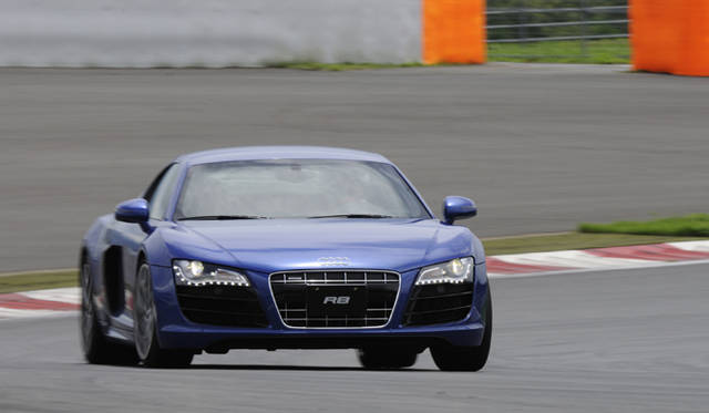 <b>Audi R8 5.2 FSI quattro｜アウディ R8 5.2 FSI クワトロ</b>