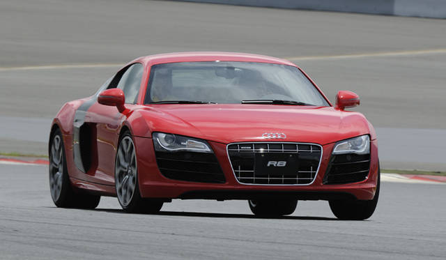 <b>Audi R8 5.2 FSI quattro｜アウディ R8 5.2 FSI クワトロ</b>