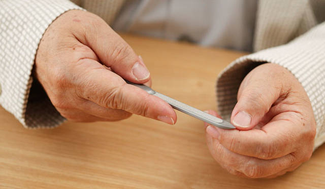 ネイルケアツール「MIMUNO（ミムーノ）」 