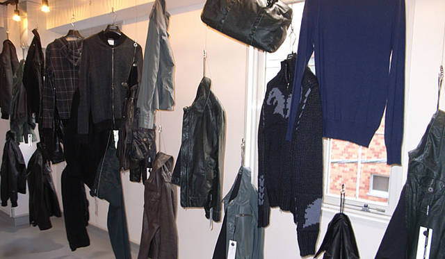 <strong>「MARCO TAGLIAFERRI（マルコ・タリアフェリ）」</strong> 2009-10秋冬コレクション展示会場より