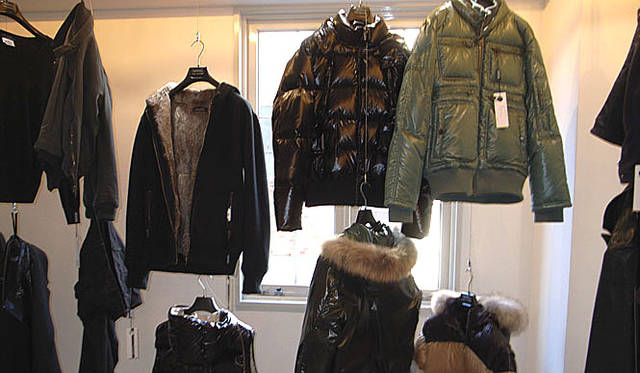 <strong>「MARCO TAGLIAFERRI（マルコ・タリアフェリ）」</strong> 2009-10秋冬コレクション展示会場より