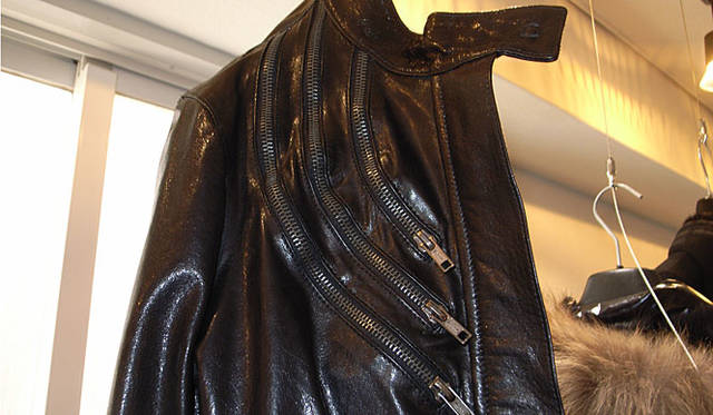 <strong>「MARCO TAGLIAFERRI（マルコ・タリアフェリ）」</strong> 2009-10秋冬コレクション展示会場より