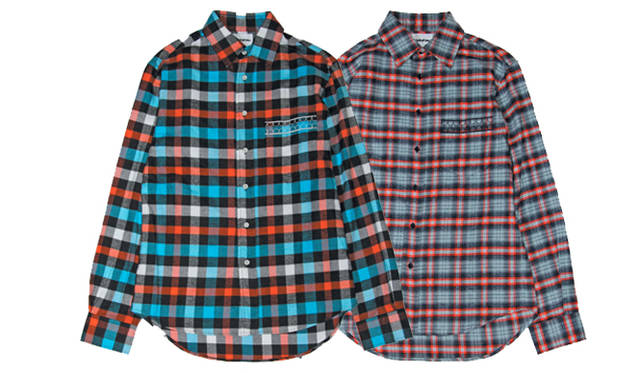 <b>OriginalFake「TEETH POCKET CHECK SHIRT」各1万9000円 2009年9月2日（水）発売予定</b><br>KAWSのアイコン「TEETH」柄をポケットに刺しゅうにて表現した、人気の高いネルチェックシャツ。着用の際に身体のラインがきれいに見えるようなパターンにて作成している。スペシャルバージョンとして、伊勢丹新宿店とOriginalFake 青山店限定色（ショップバッグのカラーリング）がある。