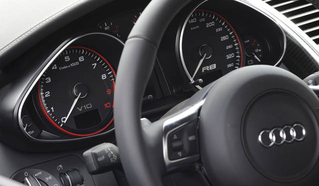 <b>Audi R8 5.2 FSI quattro｜アウディ R8 5.2 FSI クワトロ</b>