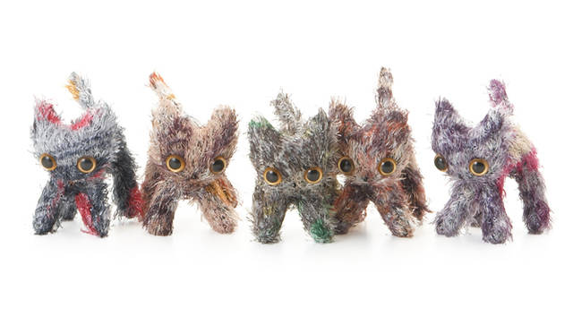 <b>MEDICOM TOY（CAT、CAT、CAT！）「ミニソージュ（小）」945円　2009年9月2日（水）発売予定</b><br>人気のシリーズに新柄5種が3サイズ展開（各全高約：大 / 29.0cm、中 / 14.0cm、小 / 11.0cm）で仲間入り。MERVEILLES（メルヴェーユ）、EAU BELLE（オーベル）、TRESOR（トレゾア）、DELICE（ドリス）、ARPEGE（アルベージュ）のカラー5種類