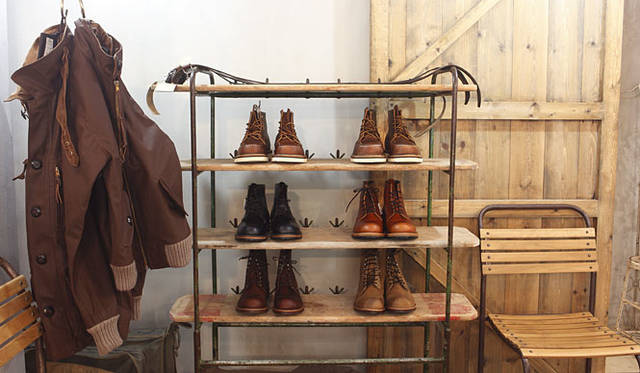 <strong>イギリスの靴工場で使用されていたヴィンテージのシューラック</strong>
