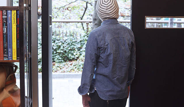 <strong>「THE ARMY GYM - Nigel Cabourn」と伊勢丹限定のダンガリーシャツ</strong>