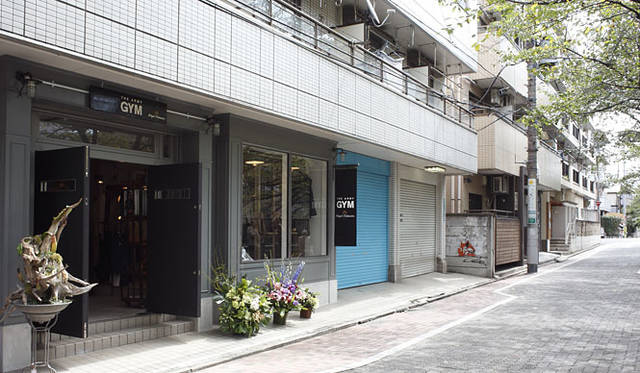 <strong>ナイジェル・ケーボン　目黒川に面した、おだやかな空間</strong>