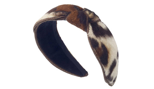 カチューシャ　9450円（参考価格）、　デザインワークス　コンセプトストア青山店