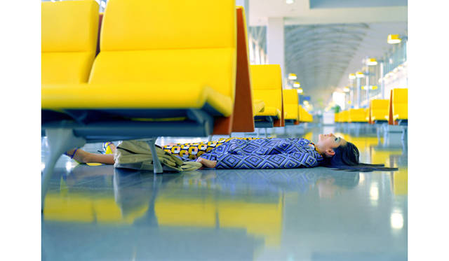 伊島薫「最後に見た風景 – Landscapes with a Corpse」<br>Tominaga Ai wears Prada, 2003　© Izima Kaoru