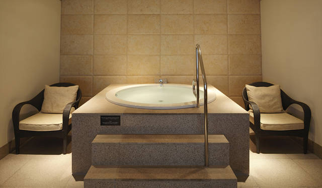 THE RITZ-CARLTON，TOKYO｜ザ・リッツ・カールトン東京　「ヒートエクスペリエンス」のコールドバス