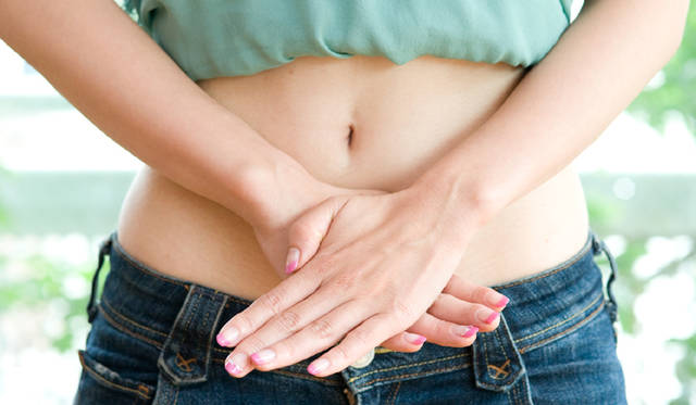 丹田でフィニッシュ。一連の流れを、朝と晩、3セット行う。全工程、圧をかけるときに息を吐くとより効果的。