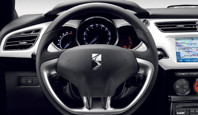 <b>CITROEN DS3｜シトロエン DS3</b>