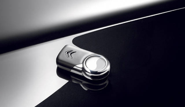 <b>CITROEN DS3｜シトロエン DS3</b>