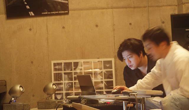 渋谷慶一郎｜Shibuya Keiichiro、オノセイゲン｜Ono Seigen　写真＝新津保建秀