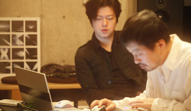 渋谷慶一郎｜Shibuya Keiichiro、　オノセイゲン｜Ono Seigen　写真＝新津保建秀