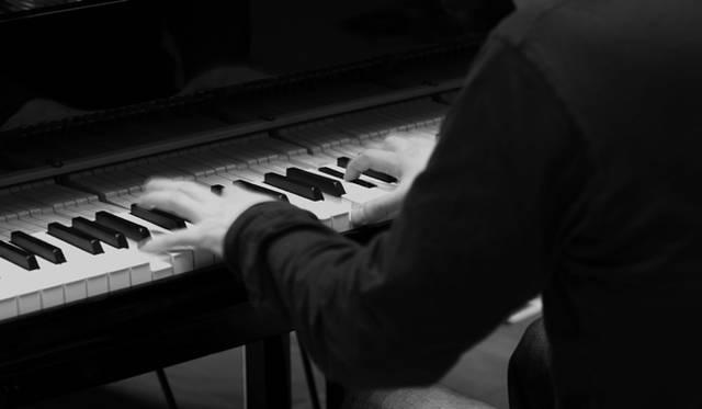 渋谷慶一郎｜Shibuya Keiichiro　写真＝新津保建秀