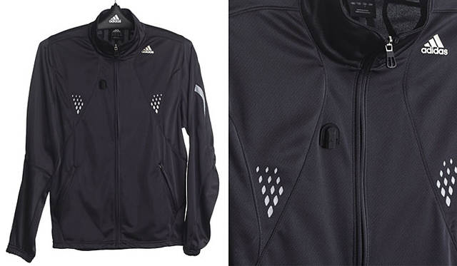 　Tウォームアップジャケット（E92475）1万3650円／アディダス プレミアムスタイル
