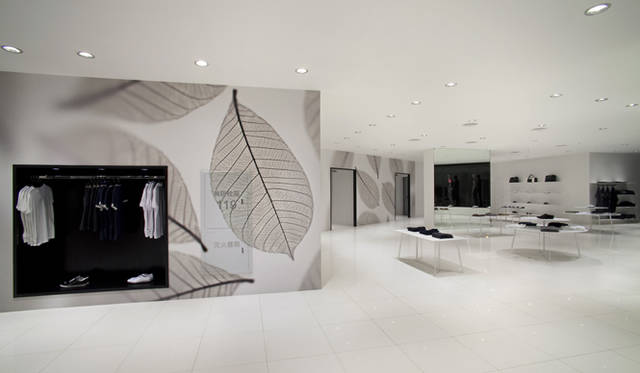 Divine of Creation｜「ASOBIO Channel One」(2009)　photo by Jimmy Cohrssen