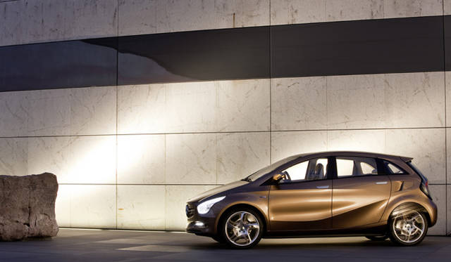 <b>Mercedes-Benz Blue Zero E-CELL PLUS｜メルセデス・ベンツ ブルーゼロ Eセル プラス</b>