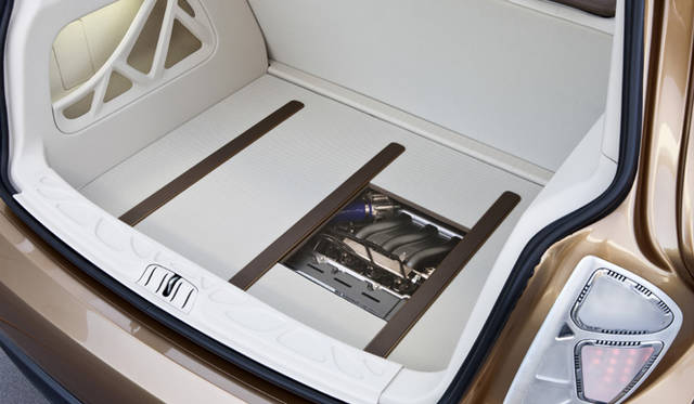 <b>Mercedes-Benz Blue Zero E-CELL PLUS｜メルセデス・ベンツ ブルーゼロ Eセル プラス</b>