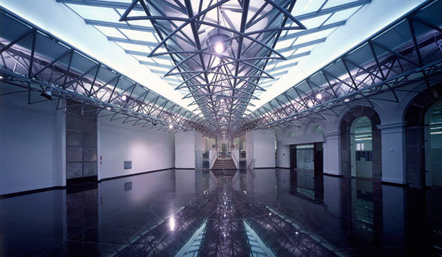 「建築家 Borek Sipek（ボジェック・シーベック）の軌跡と作品展」<br><b>Automobile Design Centre</b>, for Skoda Auto, Czech Republic, 2002