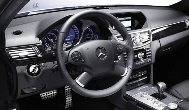 <b>Mercedes-Benz E63 AMG｜メルセデス・ベンツ E63 AMG</b>