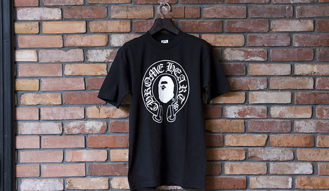 <b>CHROME HEARTS｜クロムハーツ</b>　「クロムハーツ® × クロムハーツ Tシャツ」<br>メンズ（S/M/L/XL）・ウィメンズ（XS/S）ともに1万500円、キッズ（110/130）8400円