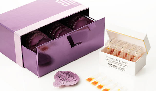 パルファム ジバンシイ│右／スイスケール リフティング ドゥブル セカンス（販売終了）<br>左／3週間の集中トリートメントが気になるエイジングサインに力強く作用する。ラディカリー ノーサージェティクス インテンシブ3万3600円（3ml×21個）