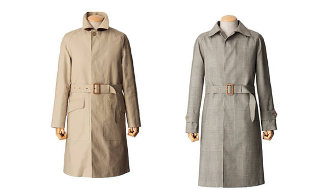 　左から：REGENCY｜リージェンシー（コットンゴム引き） 19万4250円、CATRINE｜カトリン（ウールゴム引き） 17万8500円／ともにトゥモローランド（Tel. 03-5456-4630）