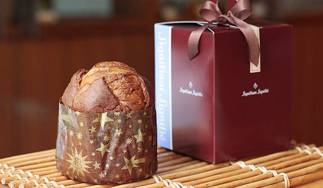 <b>Signifiant Signifié | シニフィアン・シニフィエ</b><br>イタリアの伝統的な発酵菓子「パネトーネ」。常温で1ヵ月保存が可能。とろけるようなしっとりとした食感と、天然酵母のパン特有の味の変化が魅力。　2400円（箱入り）