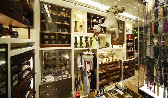 PASS THE BATON│パス ザ バトン（東京・丸の内ブリックスクエア）