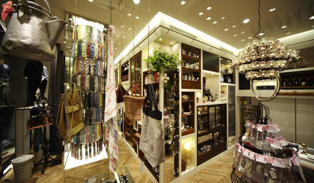 PASS THE BATON│パス ザ バトン（東京・丸の内ブリックスクエア）