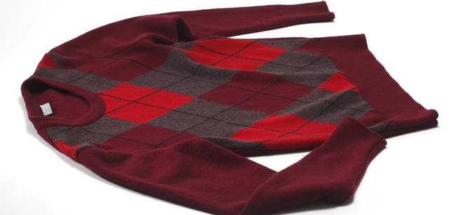 　上質なマテリアルに大胆なアーガイルチェックが映えるクルーネックニット 3万7800円