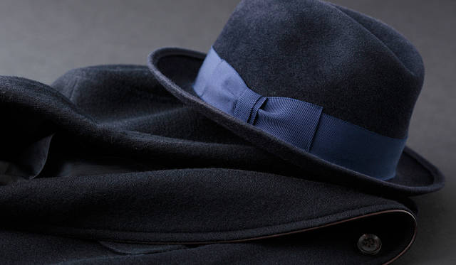 <b>LANVIN COLLECTION｜ランバン コレクション</b>　ショールカラージャケット 7万1400円、ハット 3万9900円