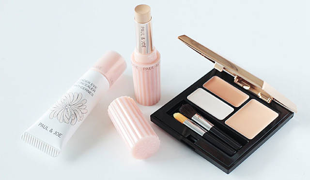 小林ひろ美の2009年秋冬ビューティトレンド「ファンデーション編」<br>左から、ポール＆ジョー「アンダーアイ コンシーラー」、同「スティック コンシーラー N」、エスト「ニュアンスブレンド コンシーラーパレット」