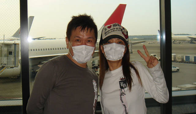 戸田恵子｜幼馴染の三ツ矢雄二さんと「BG Brand」のロンTでおでかけ