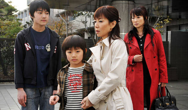 戸田恵子｜WOWOWドラマ『ママは昔パパだった』より