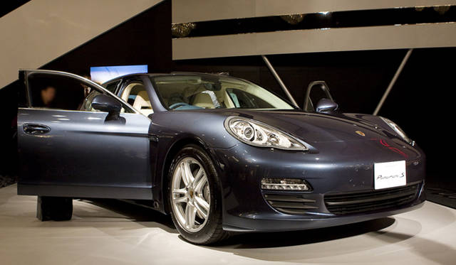 <b>PORSCHE PANAMERA｜ポルシェ・パナメーラ</b>