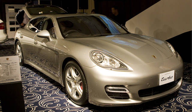 <b>PORSCHE PANAMERA｜ポルシェ・パナメーラ</b>