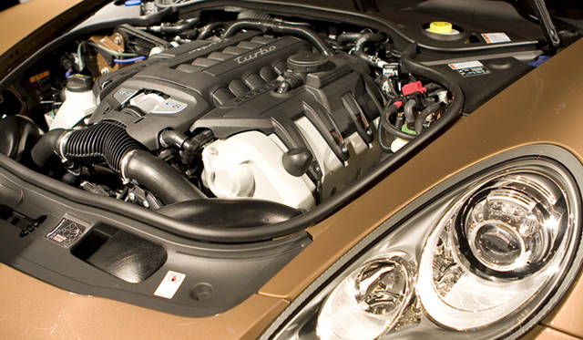 <b>PORSCHE PANAMERA｜ポルシェ・パナメーラ</b>