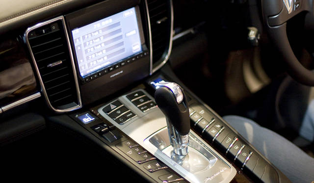 <b>PORSCHE PANAMERA｜ポルシェ・パナメーラ</b>