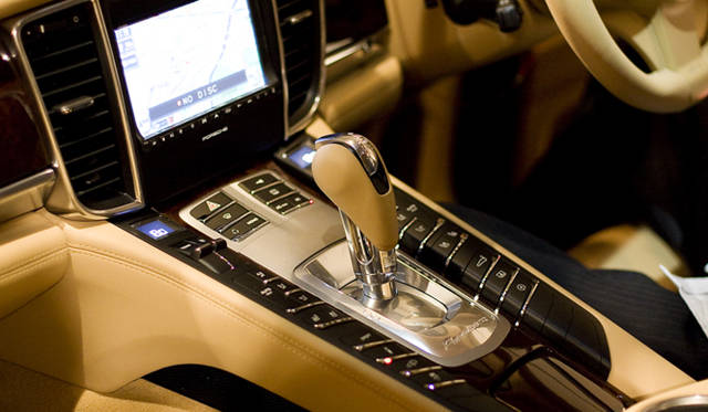 <b>PORSCHE PANAMERA｜ポルシェ・パナメーラ</b>